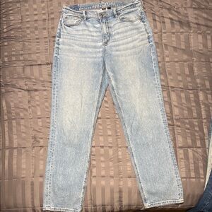American Eagle super high rise straight jeans size 10